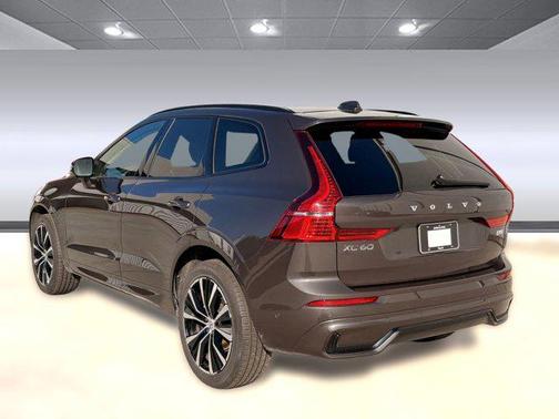 2025 Volvo XC60 B5 Plus