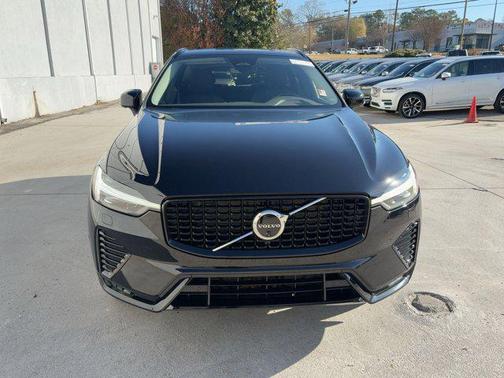 2024 Volvo XC60 B5 Plus Dark Theme