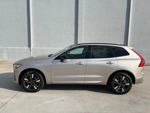 2026 Volvo XC60 B5 Core