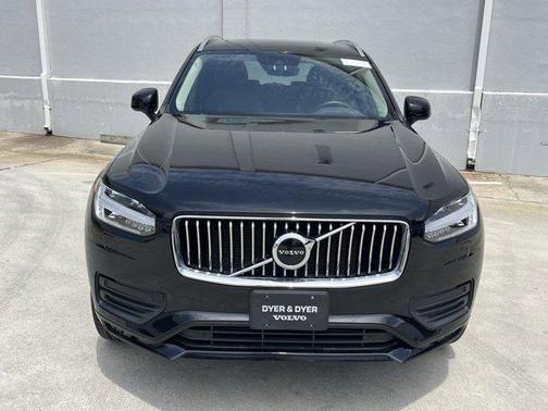 2022 Volvo XC90 T6 Momentum