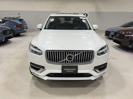 2023 Volvo XC90 B5 Plus