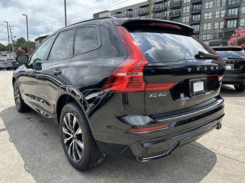 2025 Volvo XC60 B5 Core