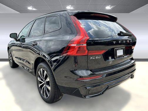 2025 Volvo XC60 B5 Core
