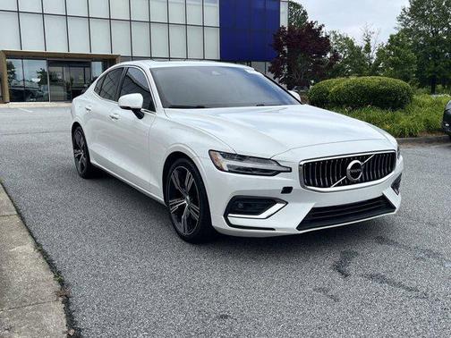2022 Volvo S60 T5