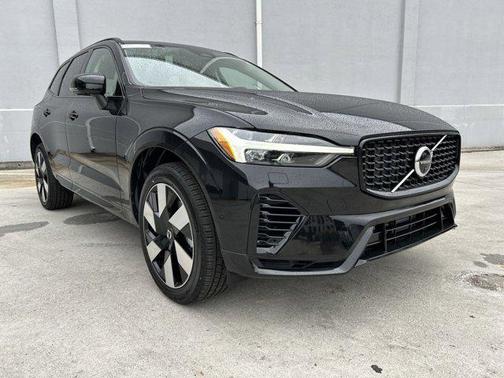 2025 Volvo XC60 Plug-In Hybrid Plus