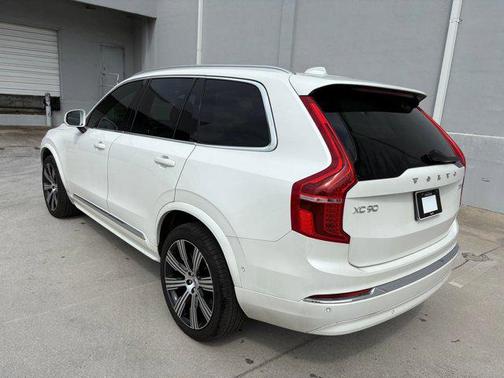 2024 Volvo XC90 B6 Plus Bright Theme 7-Seater