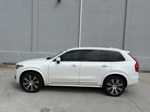 2024 Volvo XC90 B6 Plus Bright Theme 7-Seater