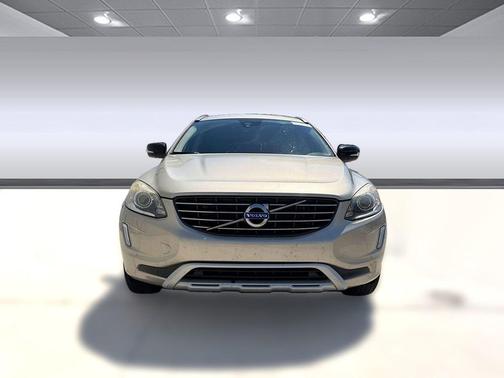 Luminous Sand Metallic 2017 Volvo XC60 T5 Dynamic