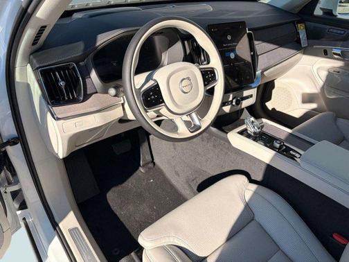 2026 Volvo XC90 Ultra, B6 AWD Gas (mild hybrid), Gasoline, Bright, 7 Seats