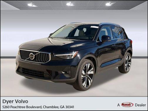 2023 Volvo XC40 B4 Plus Bright Theme