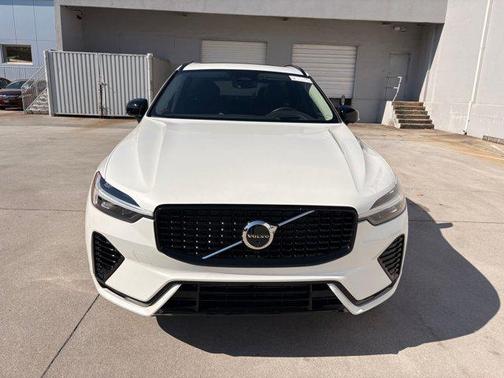 2025 Volvo XC60 Plug-In Hybrid T8 Ultra