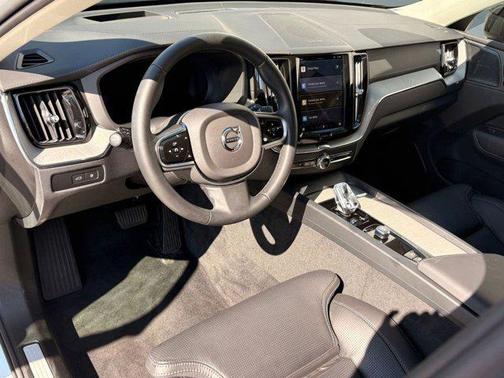 2025 Volvo XC60 Plug-In Hybrid T8 Ultra
