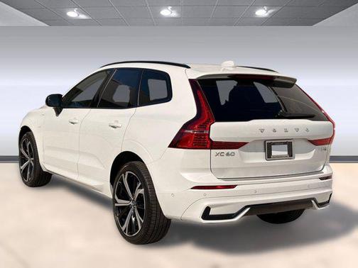 2025 Volvo XC60 Plug-In Hybrid T8 Ultra