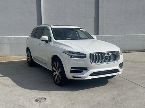 2024 Volvo XC90 Recharge Plug-In Hybrid T8 Ultimate Bright Theme 7-Seater