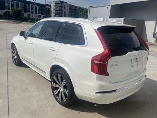 2024 Volvo XC90 Recharge Plug-In Hybrid T8 Ultimate Bright Theme 7-Seater