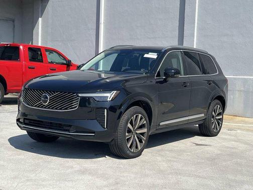 2025 Volvo XC90 B6 Core