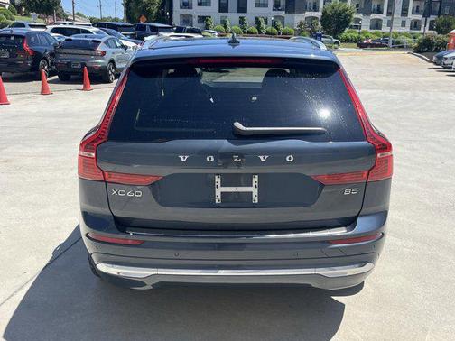 2022 Volvo XC60 B5 Inscription