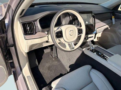 2026 Volvo XC90 B6 Ultra Dark Theme 7-Seater