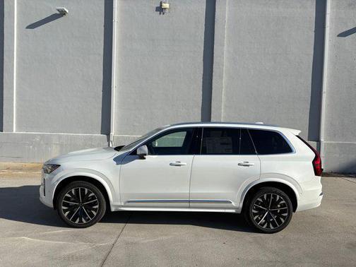 2026 Volvo XC90 B6 Plus 7-Seater