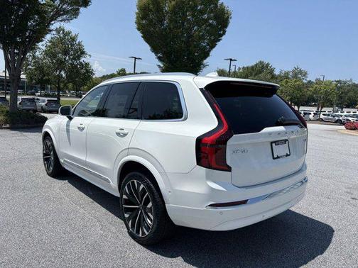 2026 Volvo XC90 B6 Plus 7-Seater
