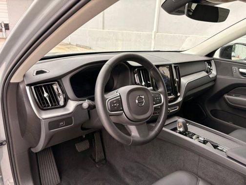 2025 Volvo XC60 B5 Core
