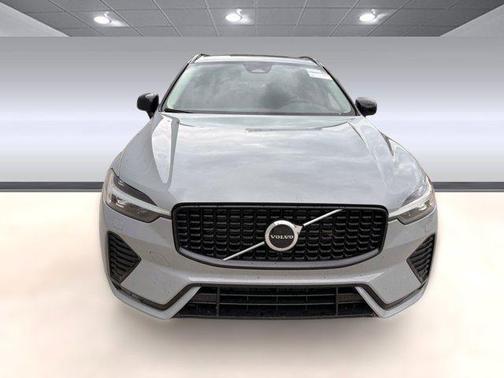 2025 Volvo XC60 B5 Core