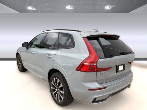 2025 Volvo XC60 B5 Core
