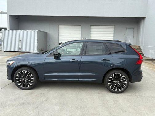 2026 Volvo XC60 B5 Ultra