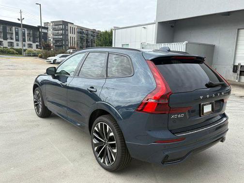 2026 Volvo XC60 B5 Ultra