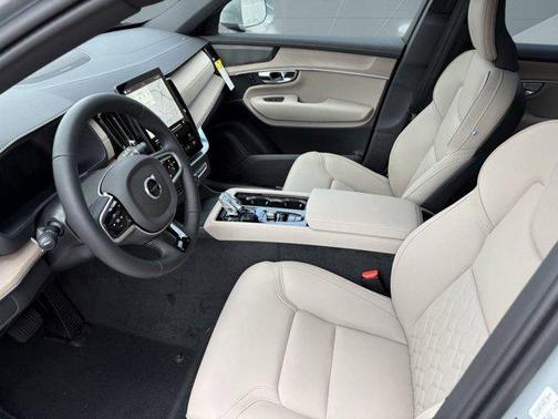 2026 Volvo XC90 B6 Plus 7-Seater