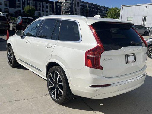 2024 Volvo XC90 B6 Plus Bright Theme 7-Seater