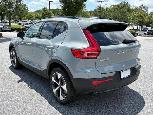 2026 Volvo XC40 B5 Plus