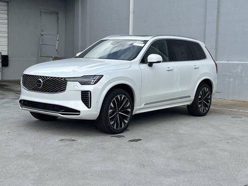 2025 Volvo XC90 B6 Plus 7-Seater