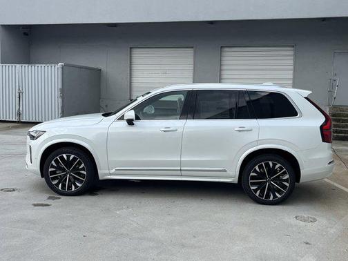 2025 Volvo XC90 B6 Plus 7-Seater