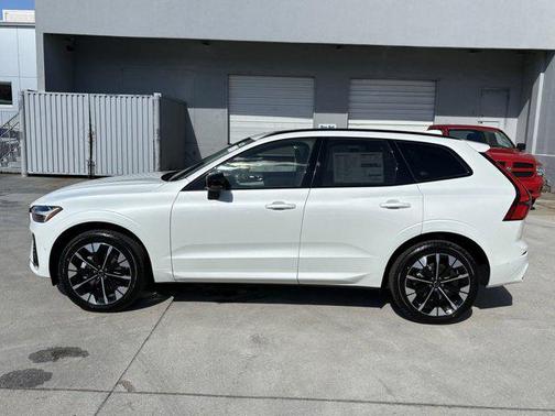 2026 Volvo XC60 B5 Ultra