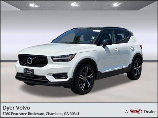 2022 Volvo XC40 T5 R-Design