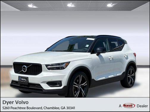 2022 Volvo XC40 T5 R-Design