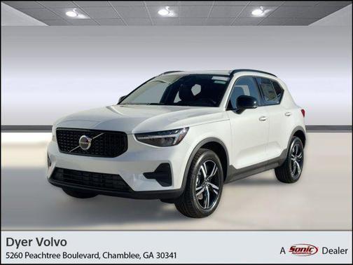 2026 Volvo XC40 Core, B5 AWD Gas (mild hybrid), Dark