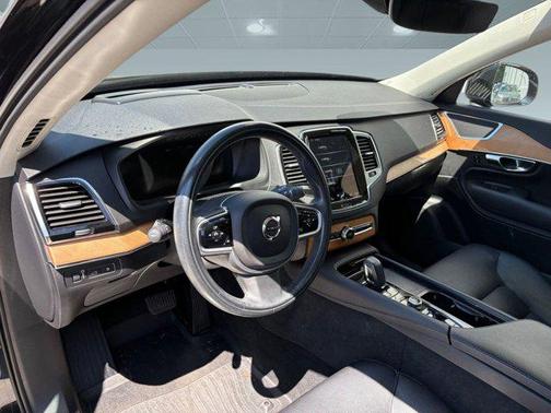 2021 Volvo XC90 Recharge Plug-In Hybrid T8 Inscription Expression 7 Passenger