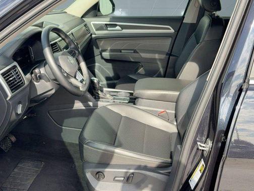 2022 Volkswagen Atlas 3.6L SE w/Technology