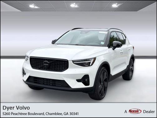 Crystal White 2026 Volvo XC40 Black Edition Ultra, B5 AWD Gas (mild hybrid)
