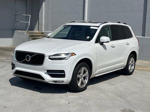 2017 Volvo XC90 T5 Momentum