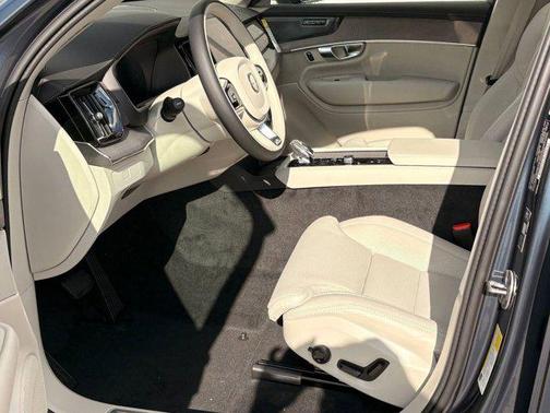 2026 Volvo XC90 B6 Ultra 7-Seater