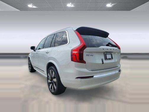 2024 Volvo XC90 Recharge Plug-In Hybrid T8 Plus Bright Theme 7-Seater
