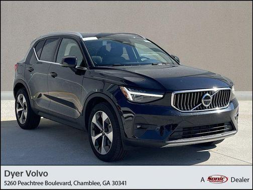 2025 Volvo XC40 B5 Plus Bright Theme