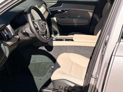 2026 Volvo XC90 B5 Core