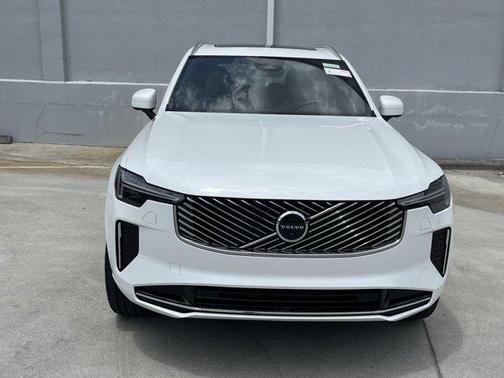 2025 Volvo XC90 B5 Plus 7-Seater