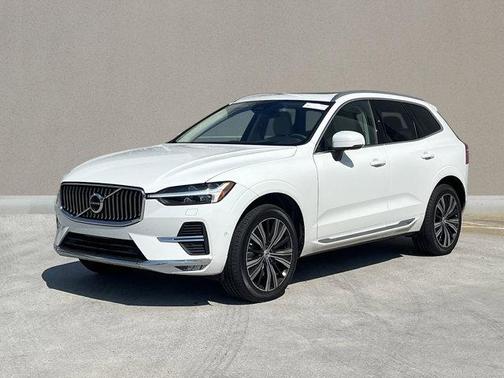 2022 Volvo XC60 B6 Inscription