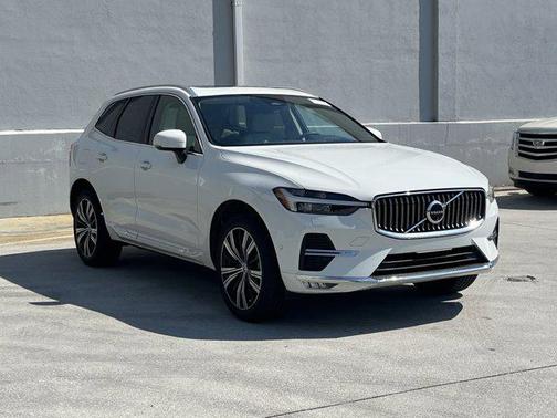 2022 Volvo XC60 B6 Inscription