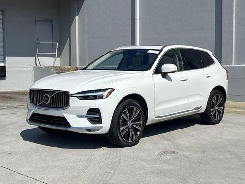 2022 Volvo XC60 B6 Inscription